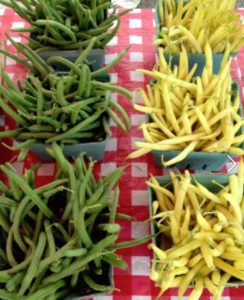 Green and yellow beans at market.